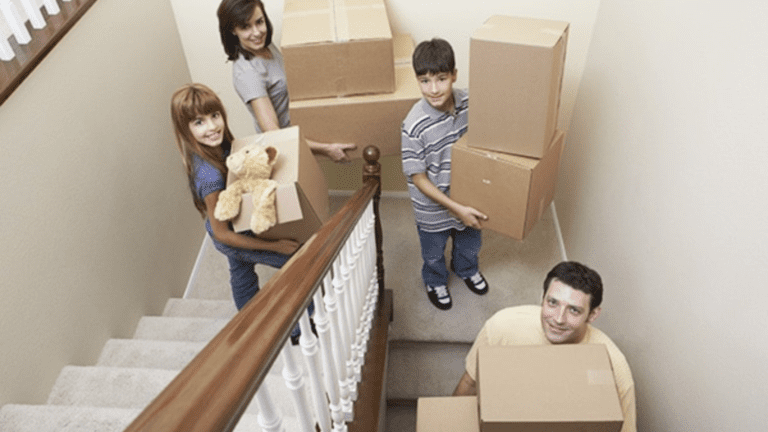 Move in cleaning Chicago for dusty apartment before new tenants arrive